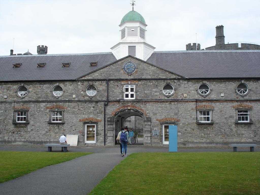 Twin Oaks Bed & Breakfast Kilkenny Dış mekan fotoğraf